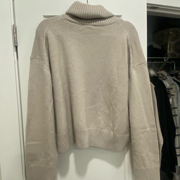 h&m turtleneck - Picture 3 of 3
